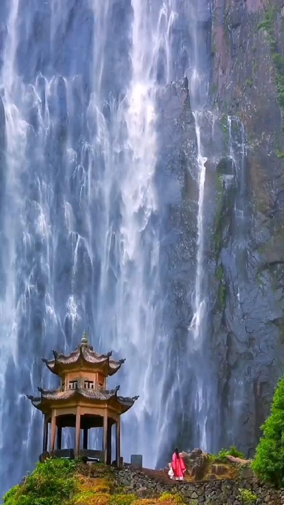 云C一出租车司机不关车门就上路行驶?罚!